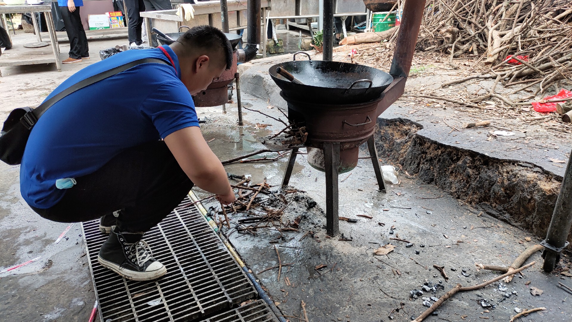 松湖騎行，穿樹飛花；農(nóng)家休閑，擁抱自然